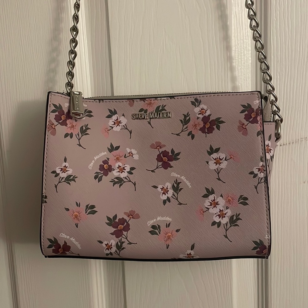 steve madden crossbody bag :)